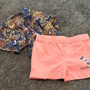 Disney Kids Minnie Mouse Shorts - Coral Pink & Navy Paisley Shorts unknown